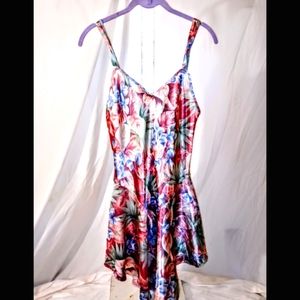 Beautiful silky floral nightgown size medium